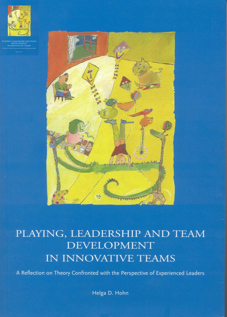 Leiderschap van innovatieve teams is een belangrijk onderwerp in de wereld van creativiteit en innovatie. Met nadruk op het sociale element onderzoekt Hohn in het boek “Playing, Team Development and Leadership in Innovative Teams” hoe teams functioneren en geeft nieuwe inzichten in het leiden van een innovatieve teams.